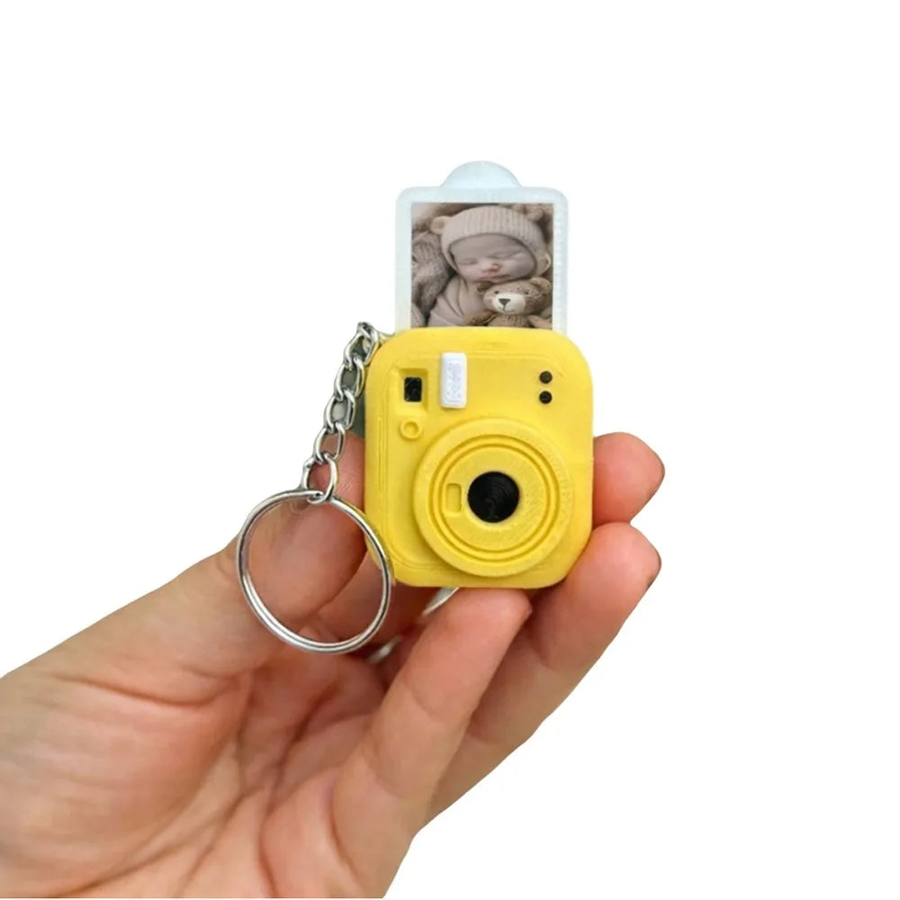 MiniMemory™ – Pull-Out Photo Camera Keychain