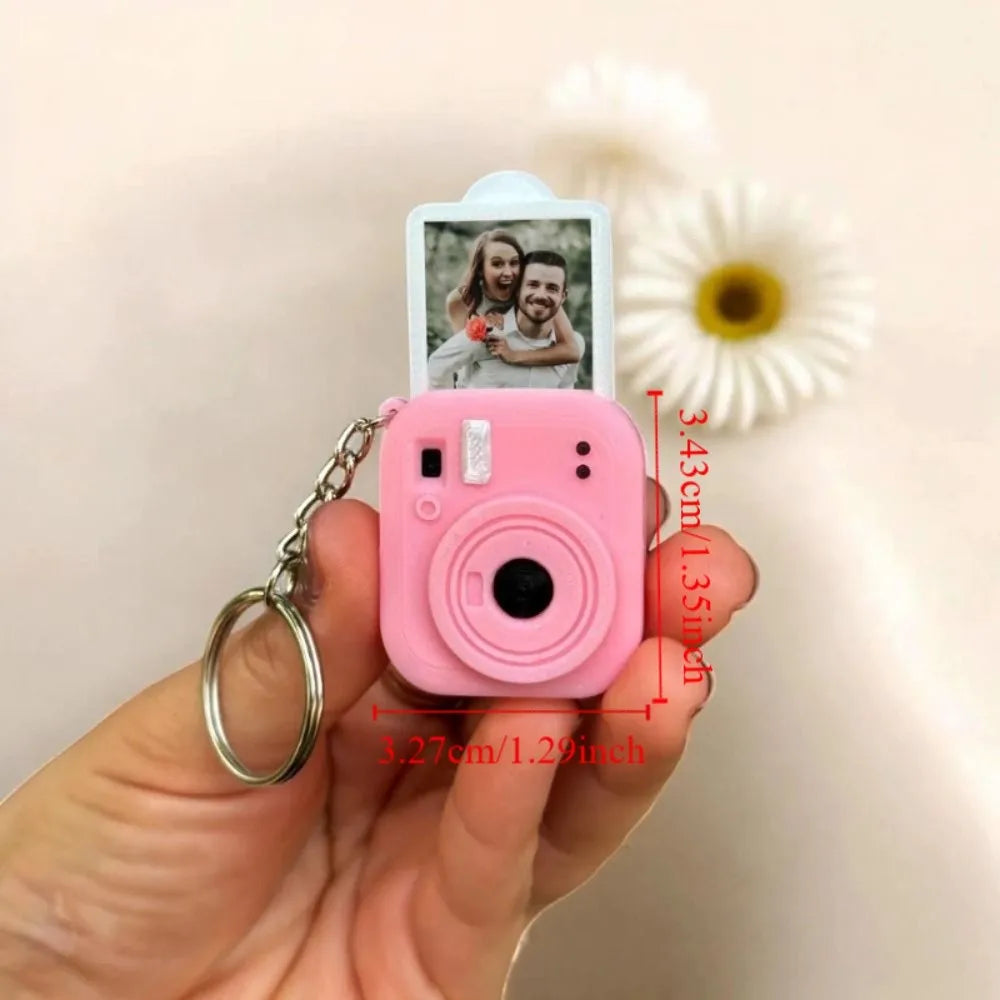 MiniMemory™ – Pull-Out Photo Camera Keychain