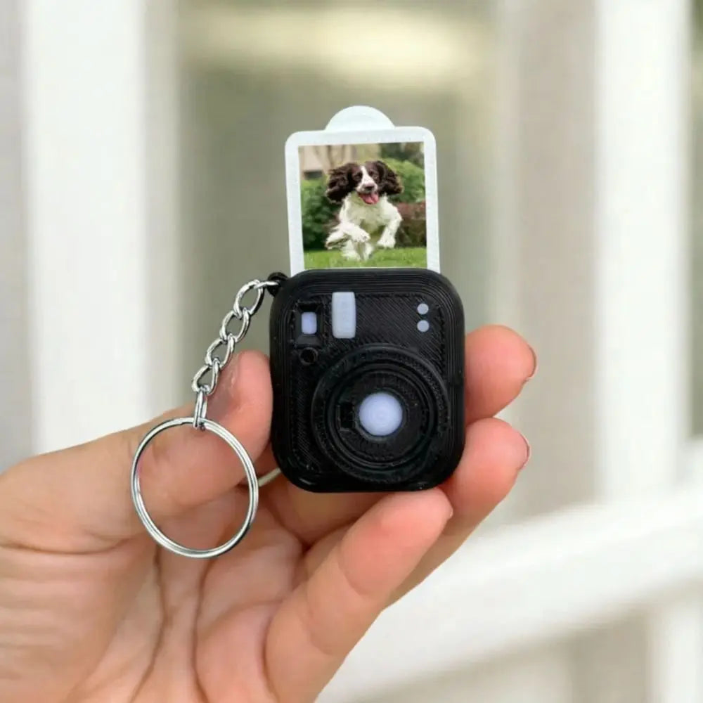 MiniMemory™ – Pull-Out Photo Camera Keychain