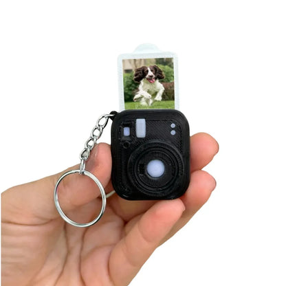 MiniMemory™ – Pull-Out Photo Camera Keychain